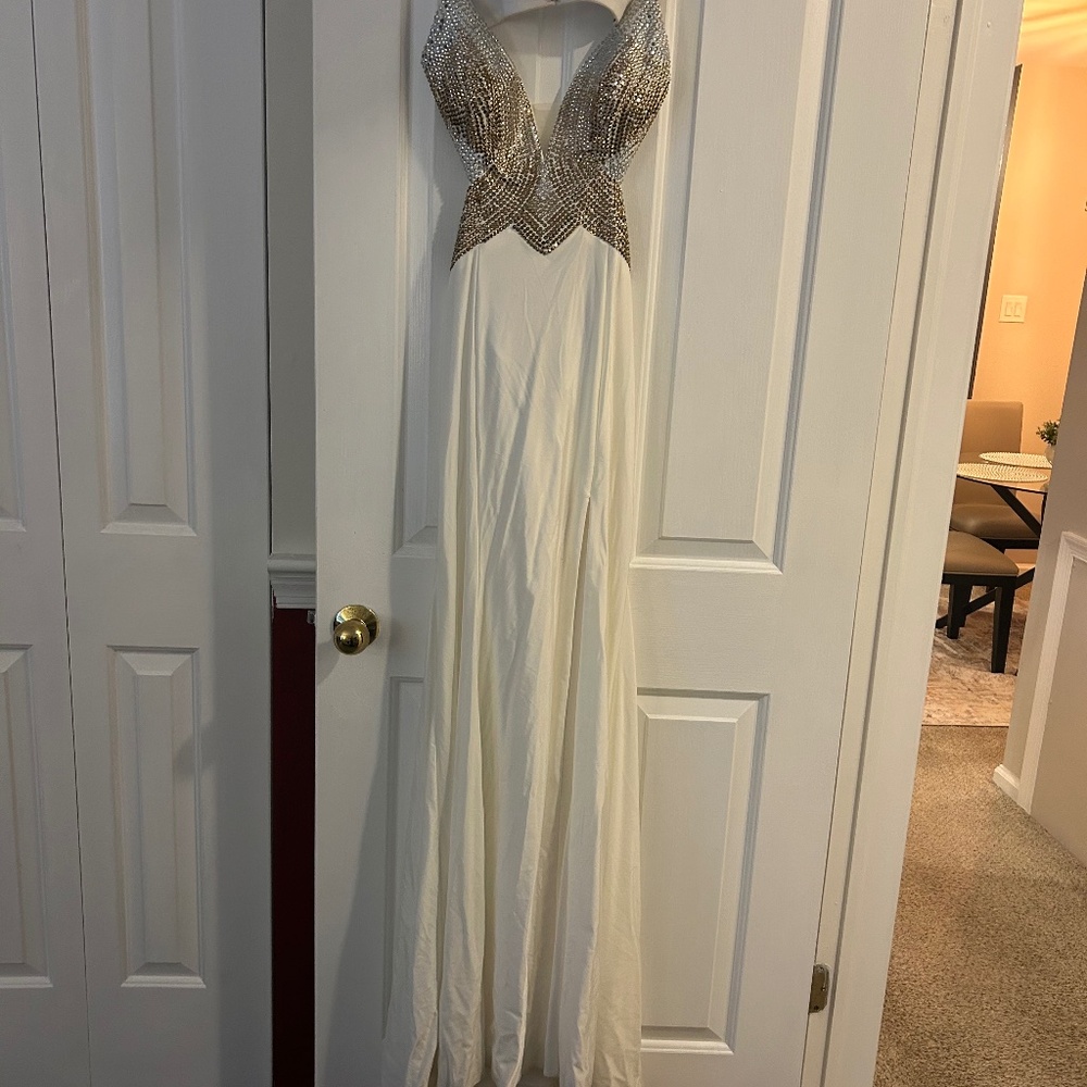 Off white PROM DRESS size 4